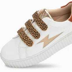 Baskets éclair Izae blanc et beige à scratchs guépard