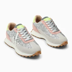 Baskets monogramme Mona argent et gris à semelle running