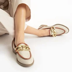 Mocassins Barbara beiges à chaîne or