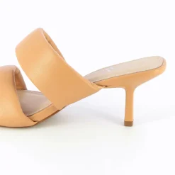 Mules Elia nude à brides rembourrées