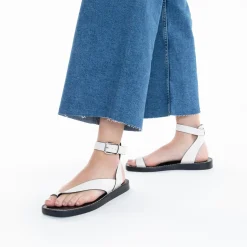 Sandales Amanda ivoire minimalistes à passe-pouce